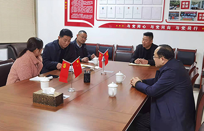 縣委（wěi）常委、副縣長李兆勝，縣科技局局長程（chéng）樹民一行蒞臨公司指導企業科技創新